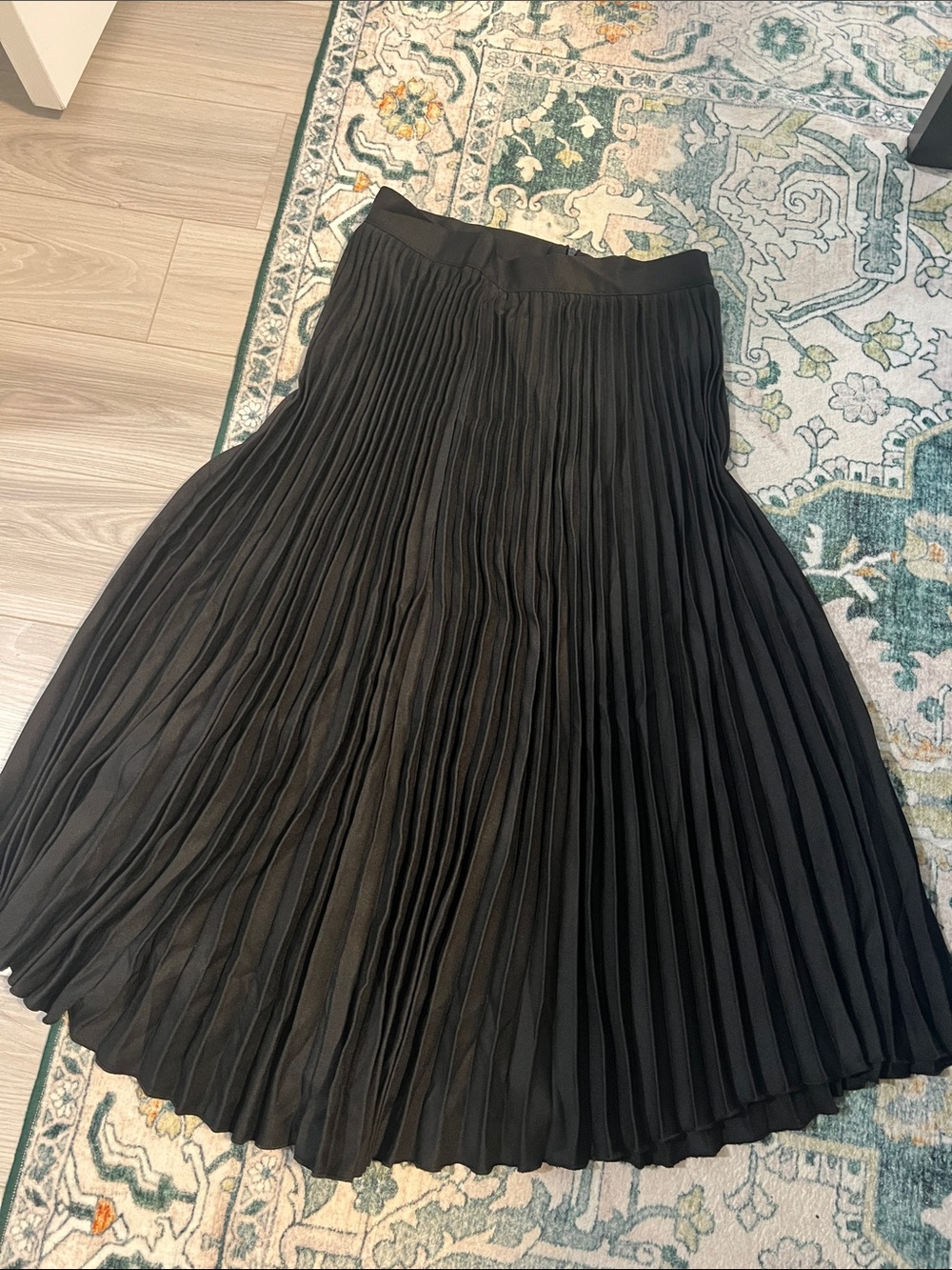 Black pleated skirt